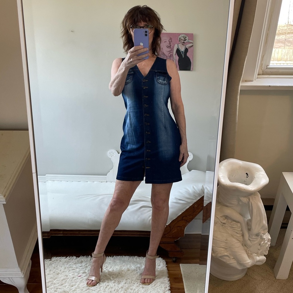 SLEEVELESS BLUE DENIM STRETCH DRESS BUTTON FRONT FADED POCKETS FITTED